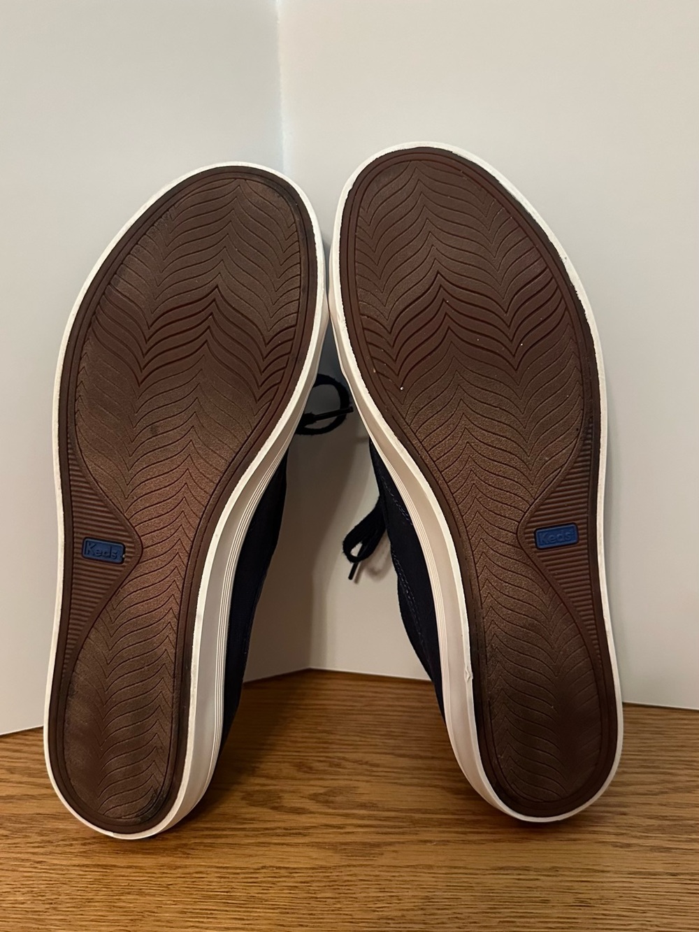 Women’s Size 10 Keds Navy Canvas Low-Top Sneakers - Picture 3 of 3